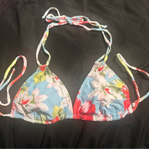 ❤️ $10 Flash Sale Bikini Tops Bundle of 3 - Picture 2 of 8